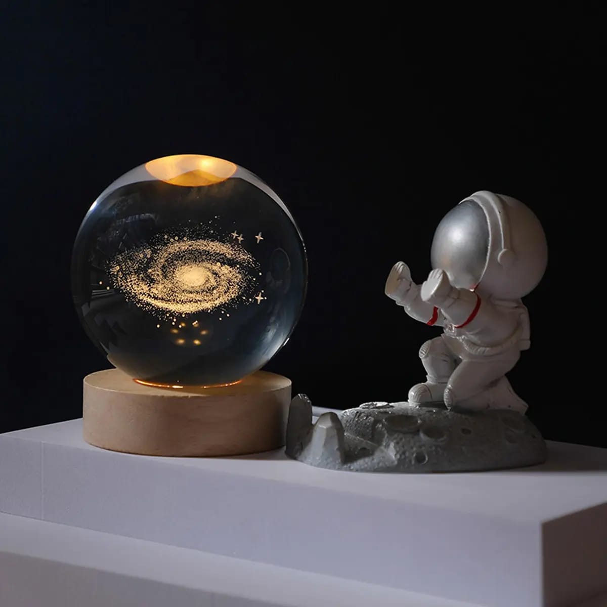 مصباح كريستال ثلاثي الابعاد